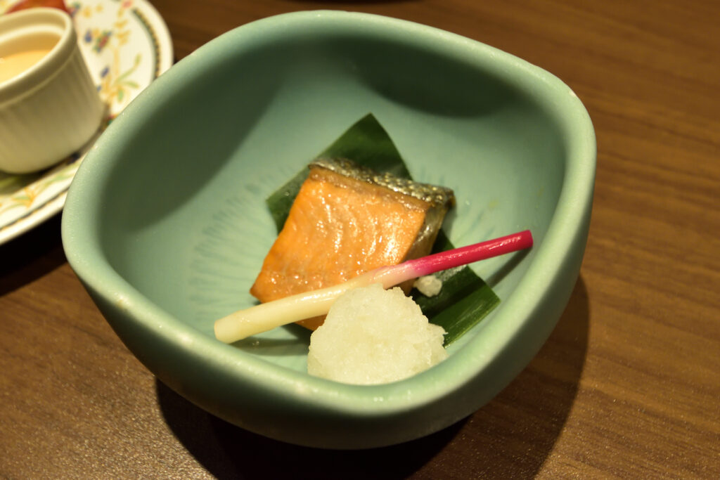 瀬波グランドホテル はぎのや 夕食 photo by サラリーマン日乗